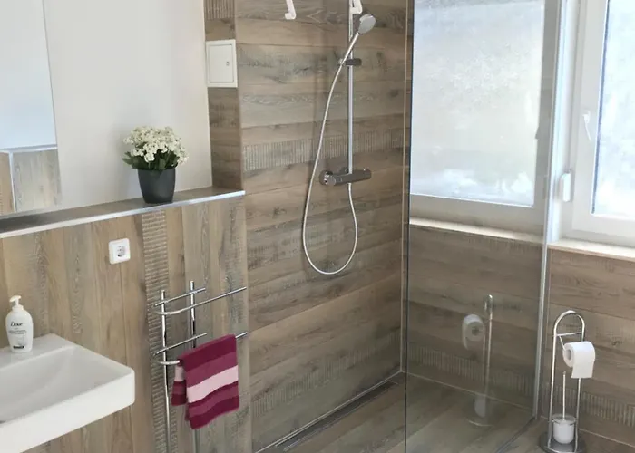 Schoene Neu Erbaute Апартаменты